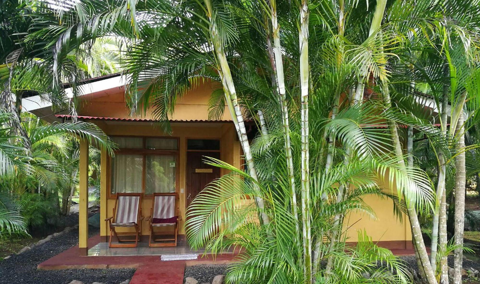 Cabinas Corozalito Hotel Exterior photo