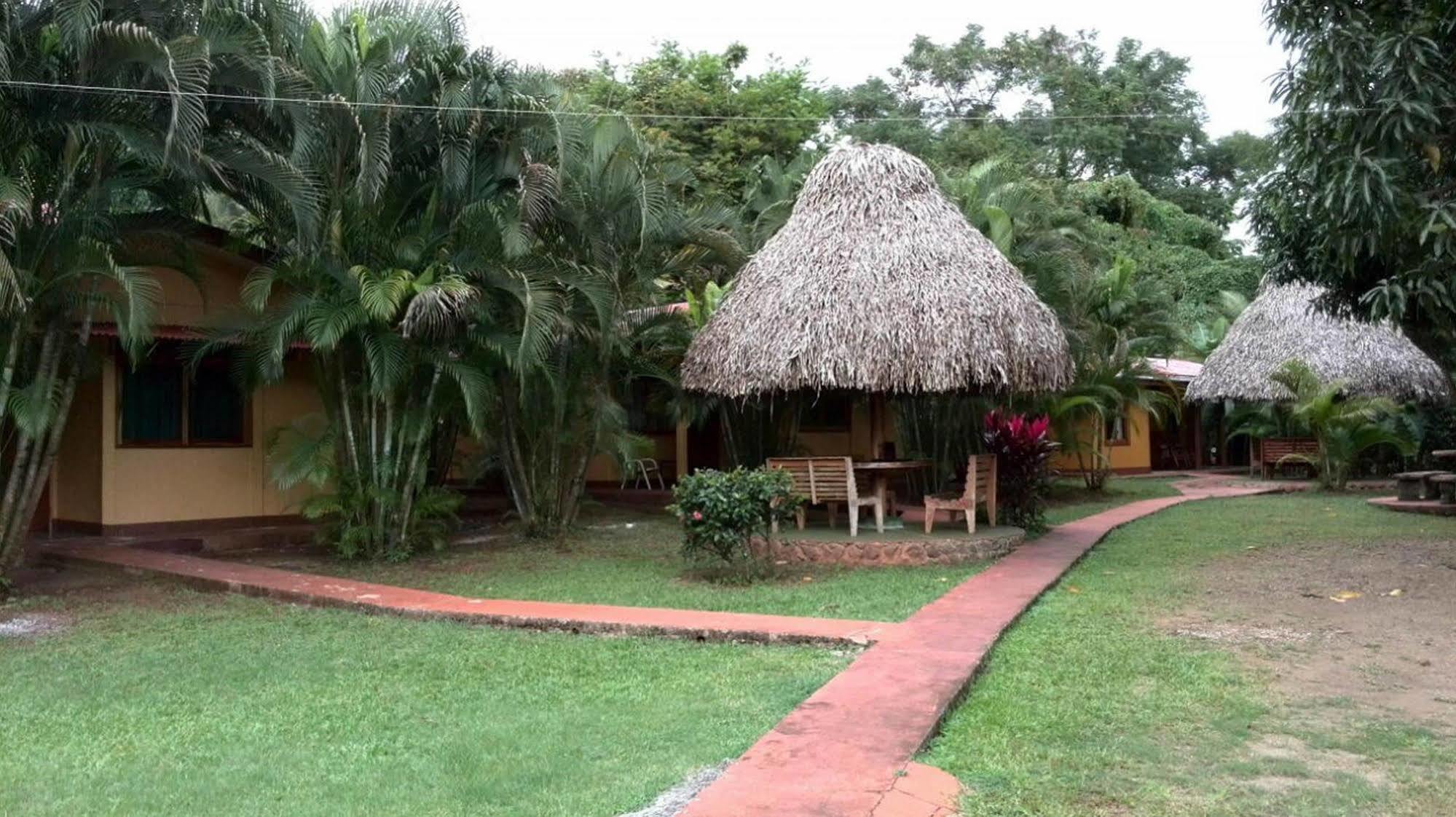 Cabinas Corozalito Hotel Exterior photo